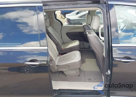 2017 Chrysler Pacifica Touring-L Plus z USA, uszkodzony, nr VIN 2C4RC1EG5HR669361